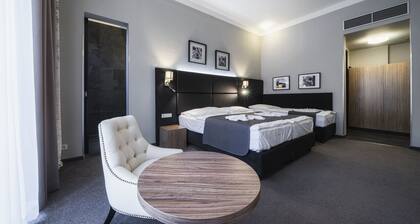 Hotel Noir