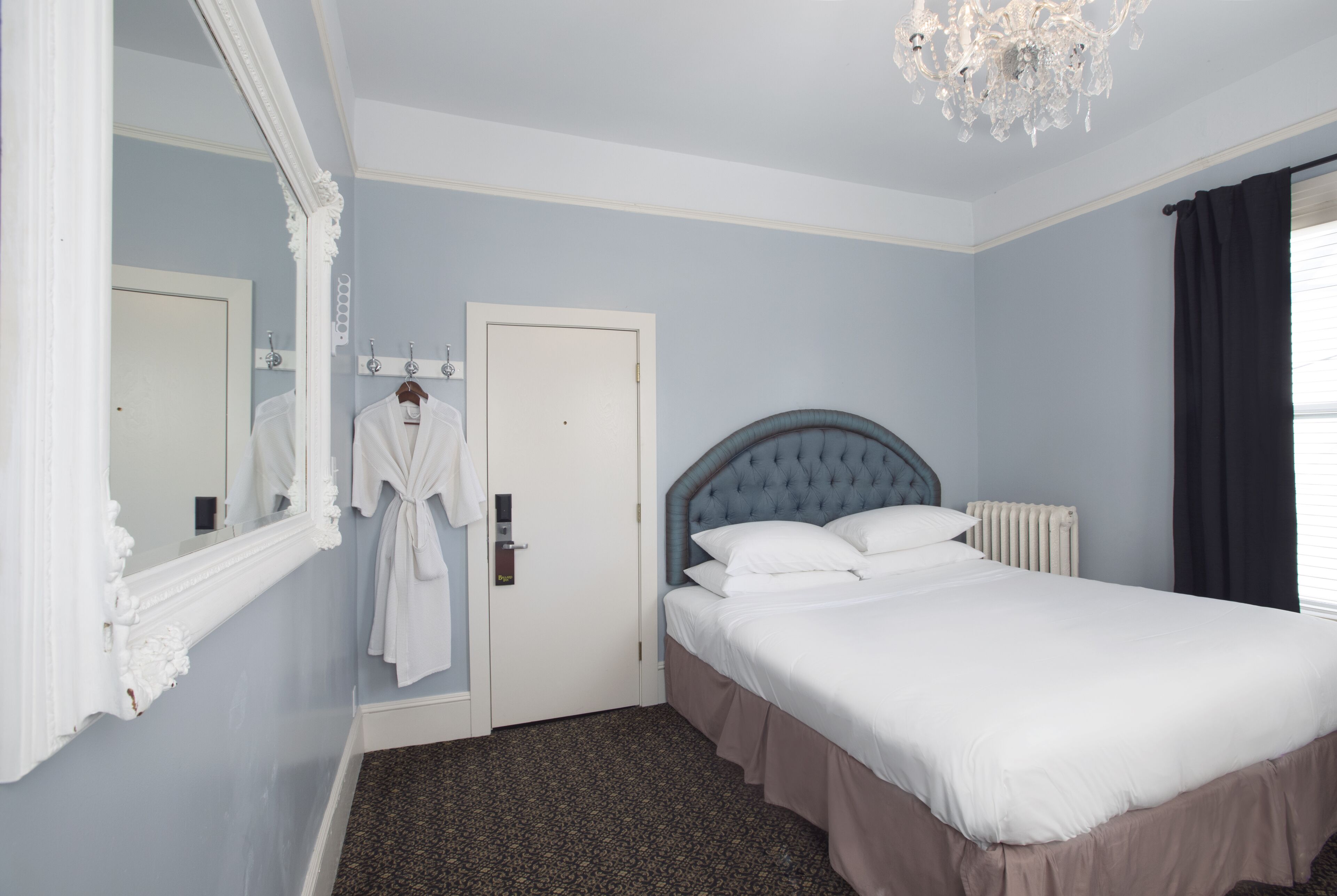 standard room, 1 king bed, shared bathroom | 1 bedroom, egyptian cotton sheets, premium bedding, pillow-top beds