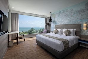 Suite, 1 Tempat Tidur King, pemandangan samudra | Seprai premium, brankas, meja kerja, dan setrika/meja setrika