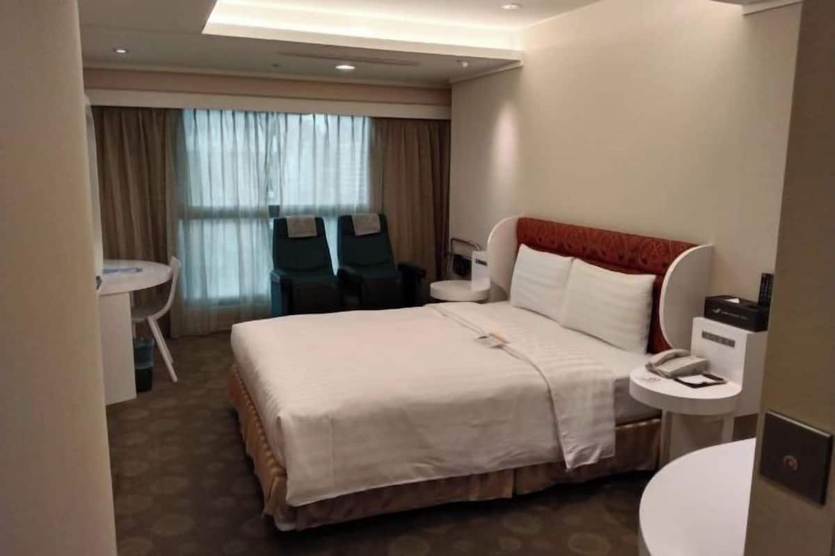 Down duvets, minibar, in-room safe, desk