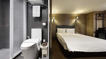 精緻雙人房 | 浴室 | 淋浴設備、淋浴花灑、免費盥洗用品、吹風機