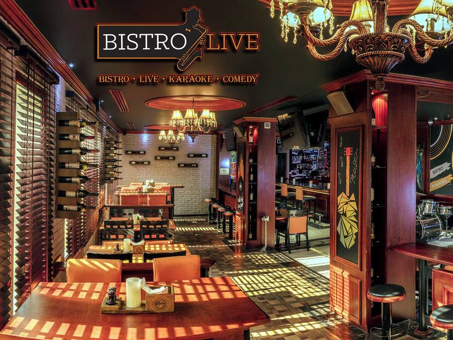 3 bars i un bar d'esports