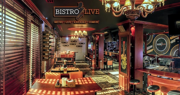 3 Bars/Lounges, Sportbar