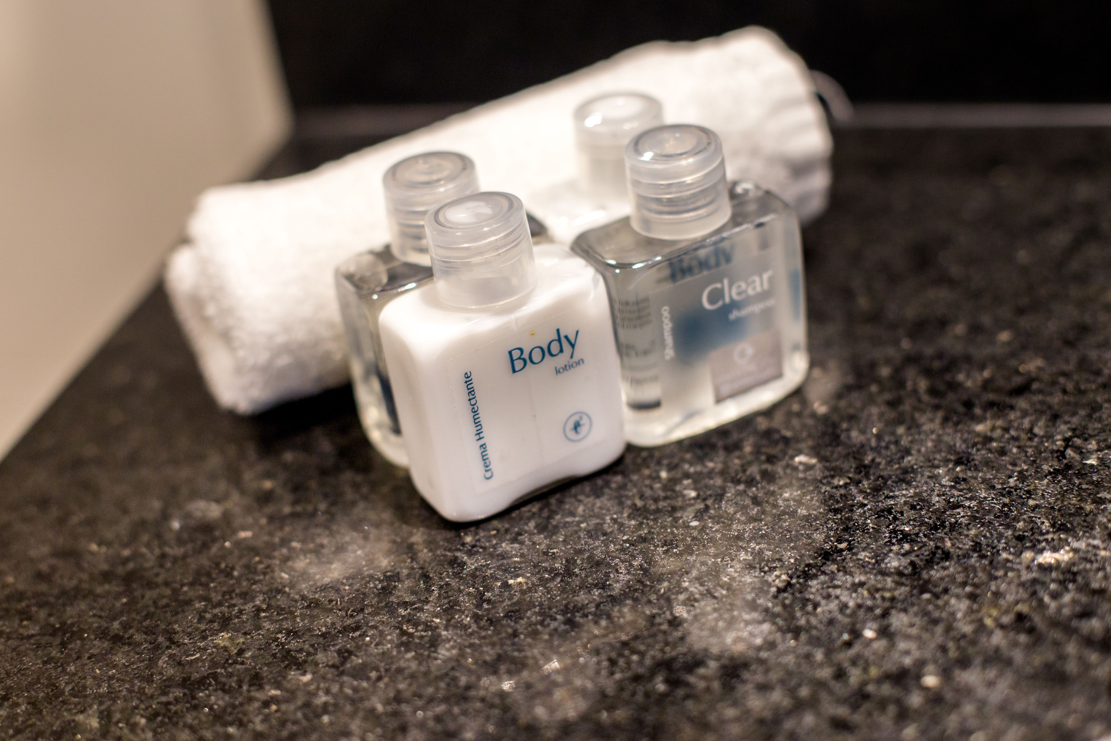 room, 1 queen bed, accessible, non smoking | premium bedding, minibar, in-room safe, desk