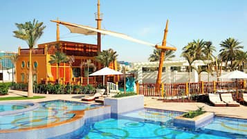 Private beach, sun loungers, beach umbrellas, beach towels