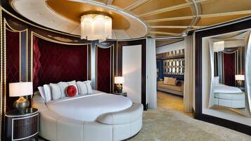 Suite, 3 Bedrooms, Sea View | 1 bedroom, minibar, in-room safe, individually decorated