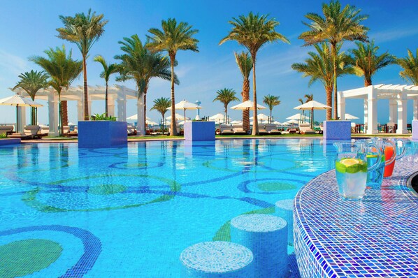 Private beach, sun-loungers, beach umbrellas, beach towels