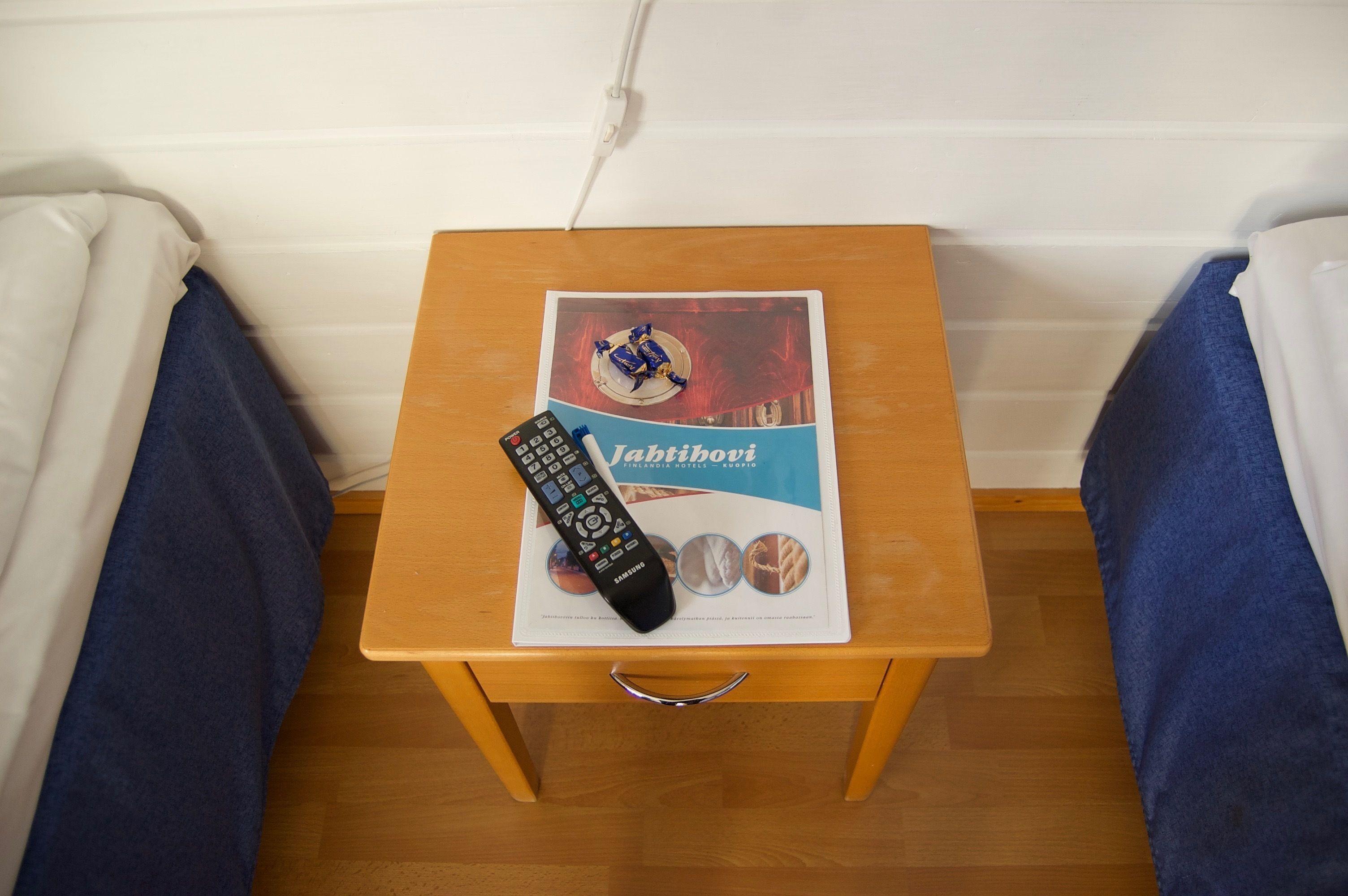 Silitysrauta/-lauta, ilmainen Wi-Fi, vuodevaatteet