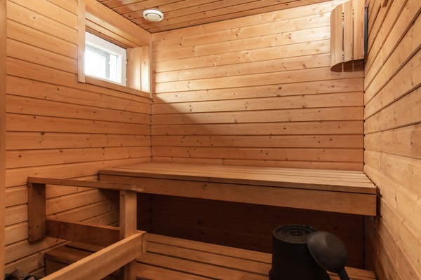 Superior Twin Room, Sauna | Bathroom | Shower, hair dryer, towels