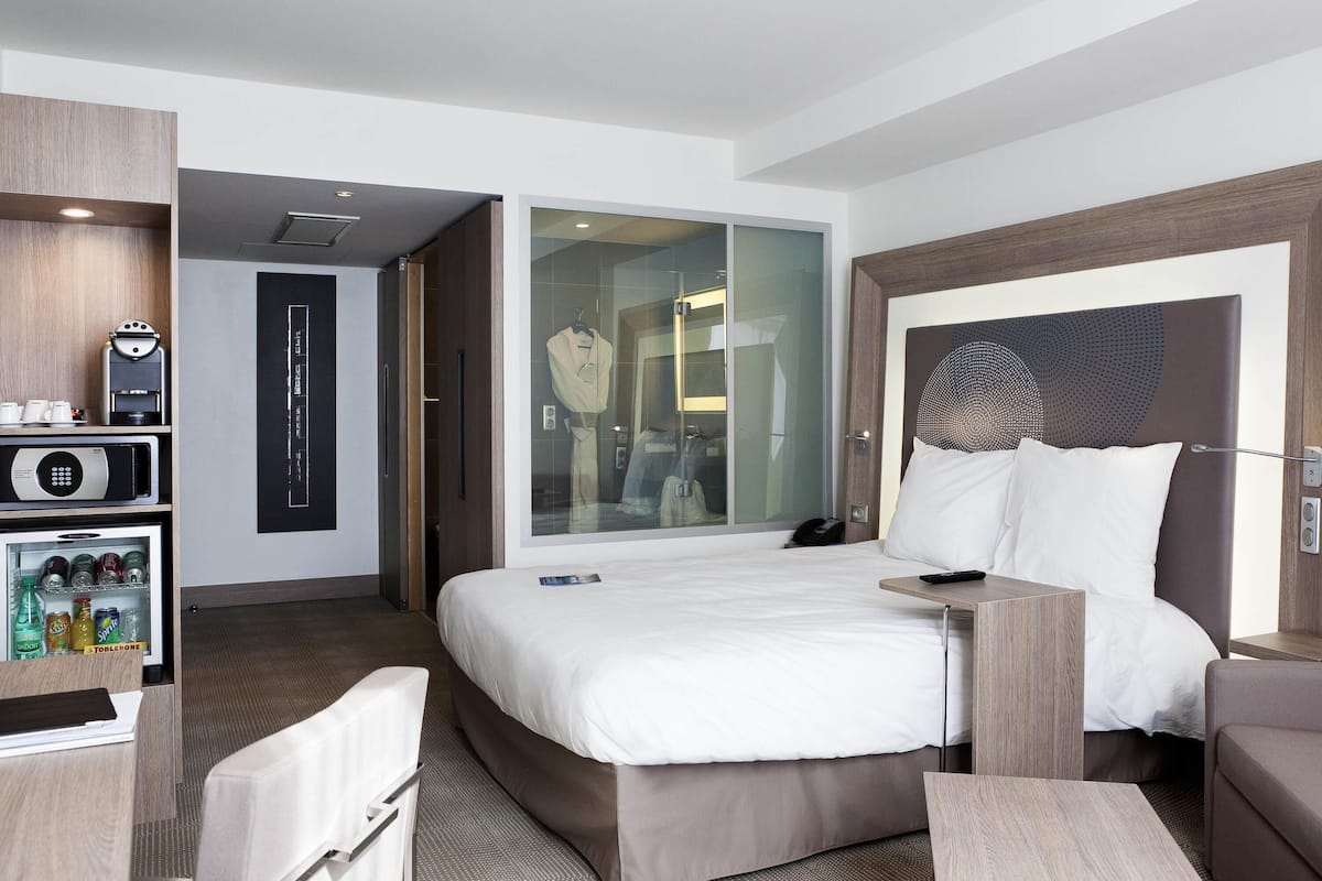 Executive Room, 1 Double Bed with Sofa bed | Premium bedding, free minibar, in-room safe, desk