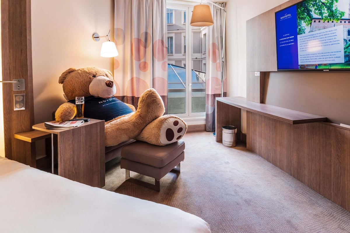 Standaard Twin kamer, 1 eenpersoonsbed | Luxe beddengoed, een gratis minibar, een kluis op de kamer, een bureau