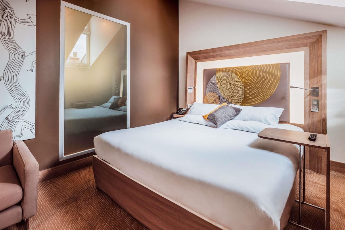 Suite superior, 1 cama doble y 1 sofá cama solo para niños. | Ropa de cama de alta calidad y minibar con artículos gratuitos