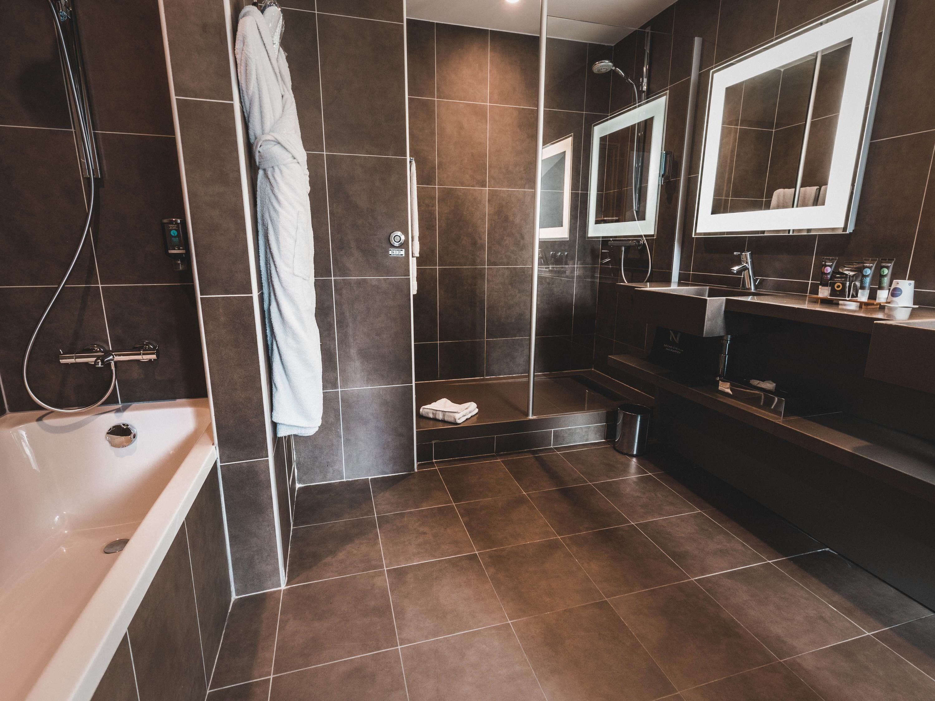 高級寢具、免費迷你吧、客房內保險箱、書桌