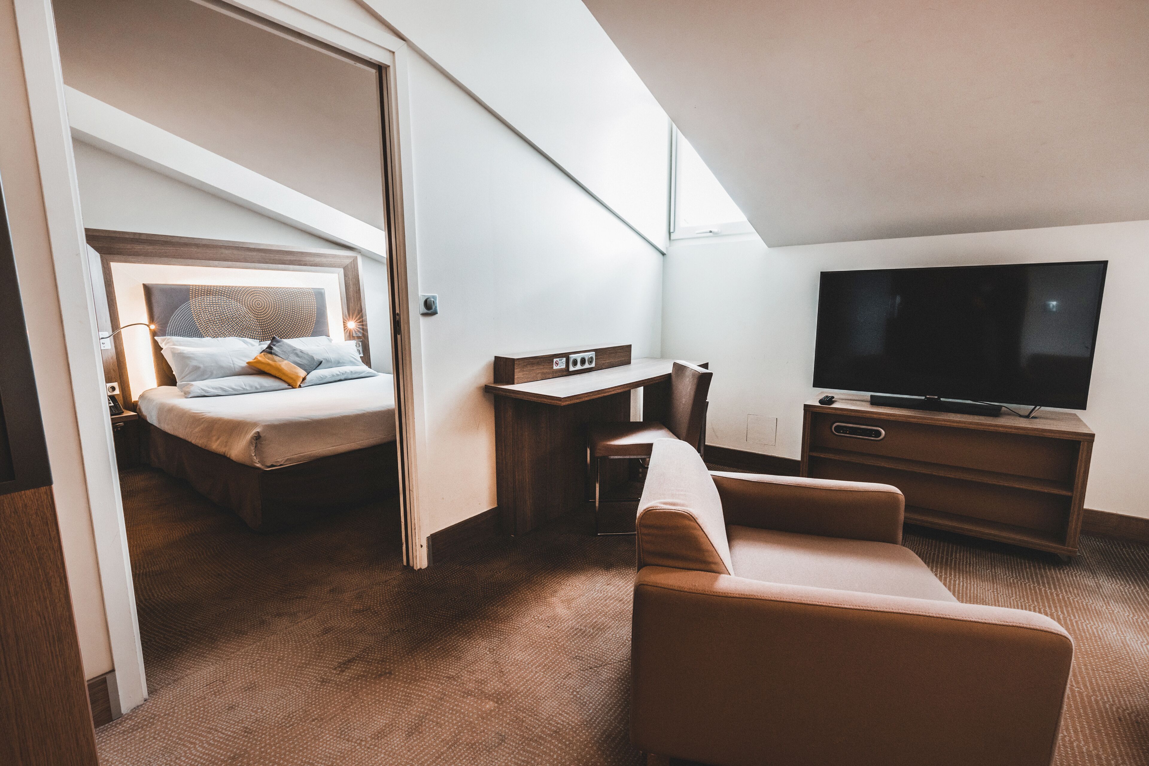 superior suite, 1 double bed with sofa bed | premium bedding, free minibar, in-room safe, desk