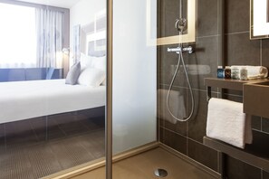 Executive Room, 1 king bed and 1 sofa bed for children only