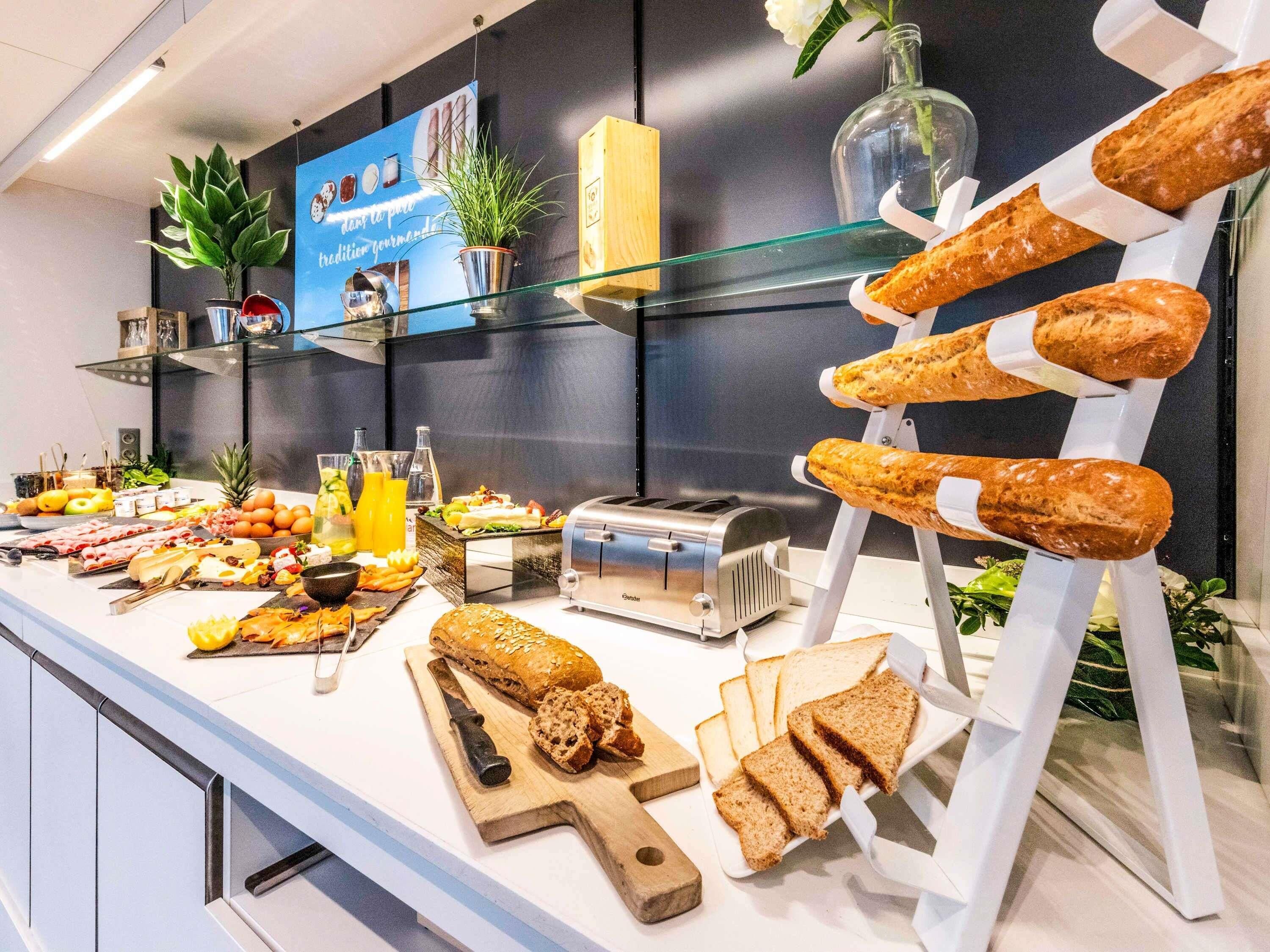 Daily buffet breakfast (EUR 20.5 per person)