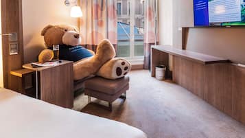 Kahden hengen standard-huone (kaksi sänkyä), 1 yhden hengen sänky | Ylelliset vuodevaatteet, ilmaiset minibaarituotteet