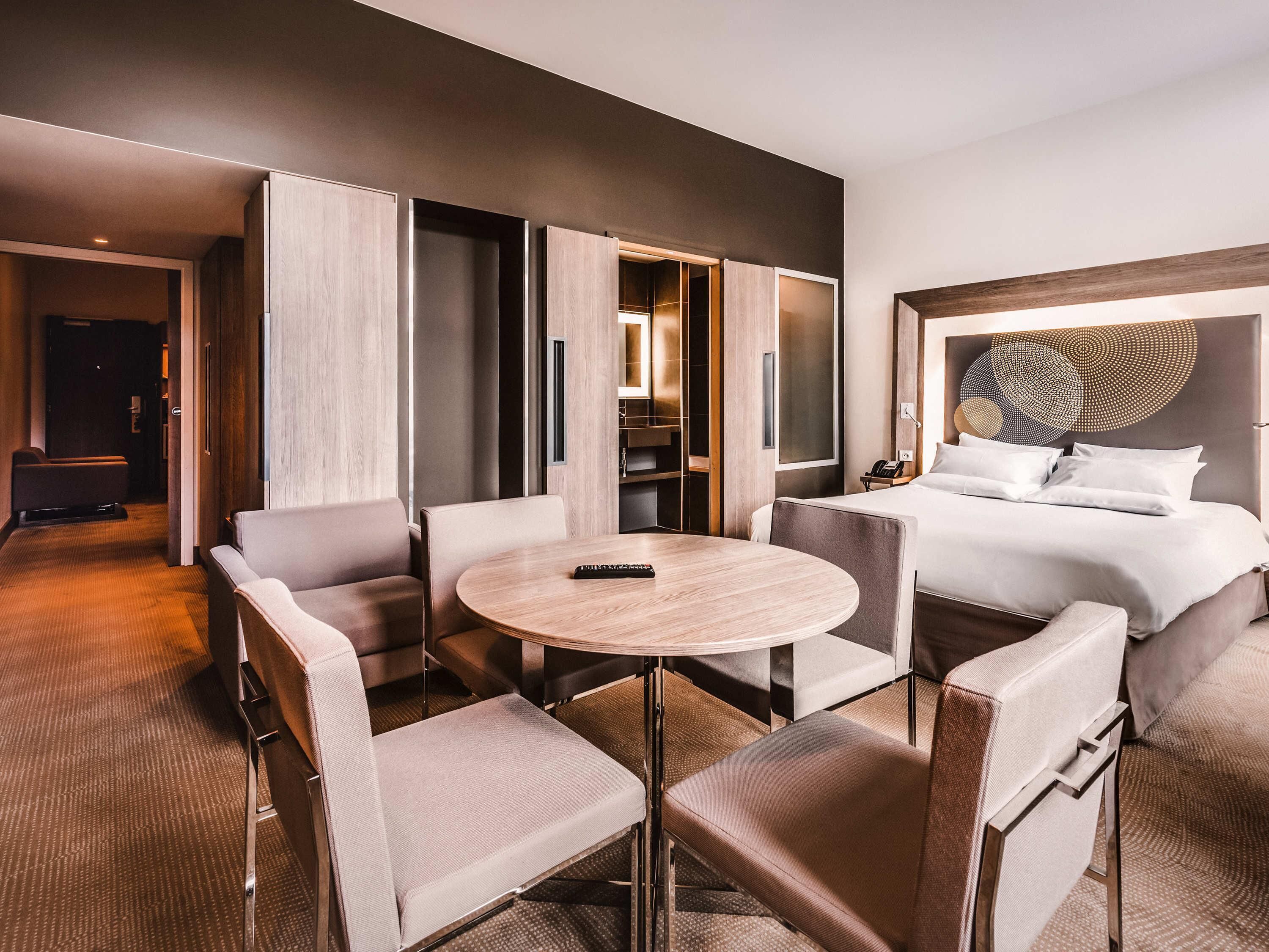 Superior suite, 1 large bed and 1 sofa bed for children only | Sengetøy av topp kvalitet, minibar (inkludert) og safe på rommet