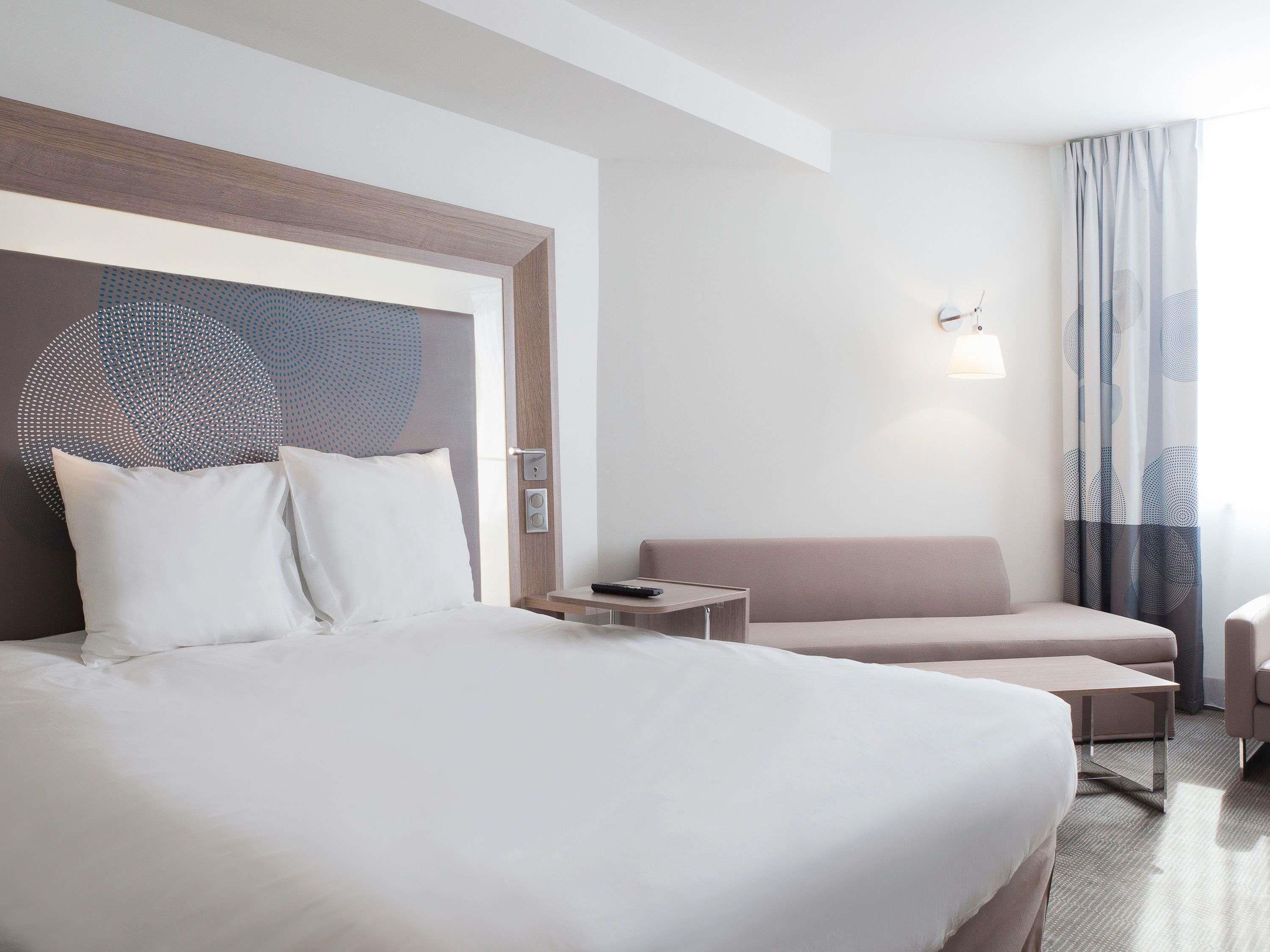 Ropa de cama de alta calidad y minibar con artículos gratuitos 