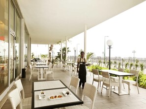 Se sirven almuerzos y cenas