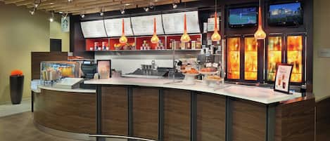 Se sirven desayunos y cenas, cocina americana