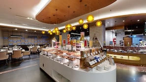 Päivittäinen buffetaamiainen (1000 INR per henkilö)