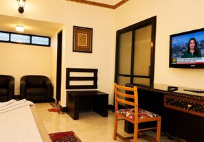 In-room safe, iron/ironing board (on request), WiFi (free), bed sheets - New Dodoma Hotel (Dodoma)