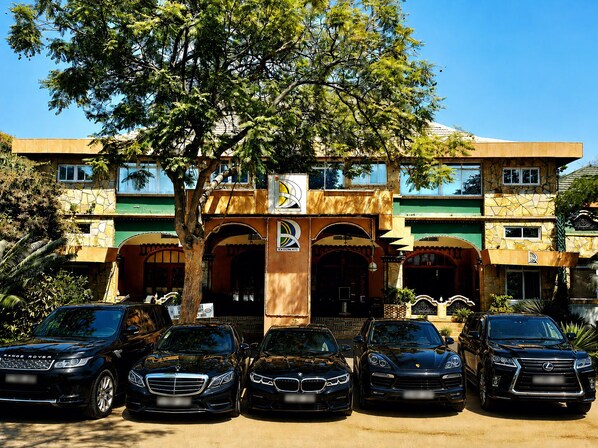 Front of property - New Dodoma Hotel (Dodoma)