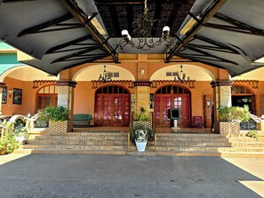 Front of property - New Dodoma Hotel (Dodoma)