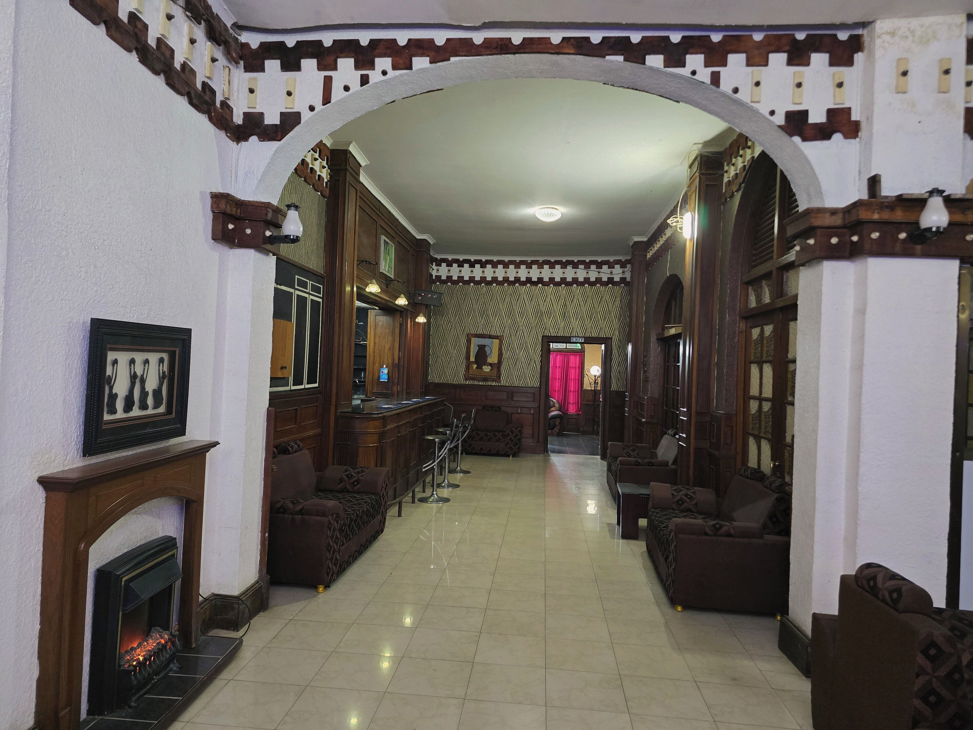2 Bars/Lounges, Poolbar