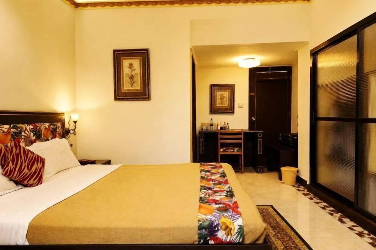 In-room safe, iron/ironing board (on request), WiFi (free), bed sheets