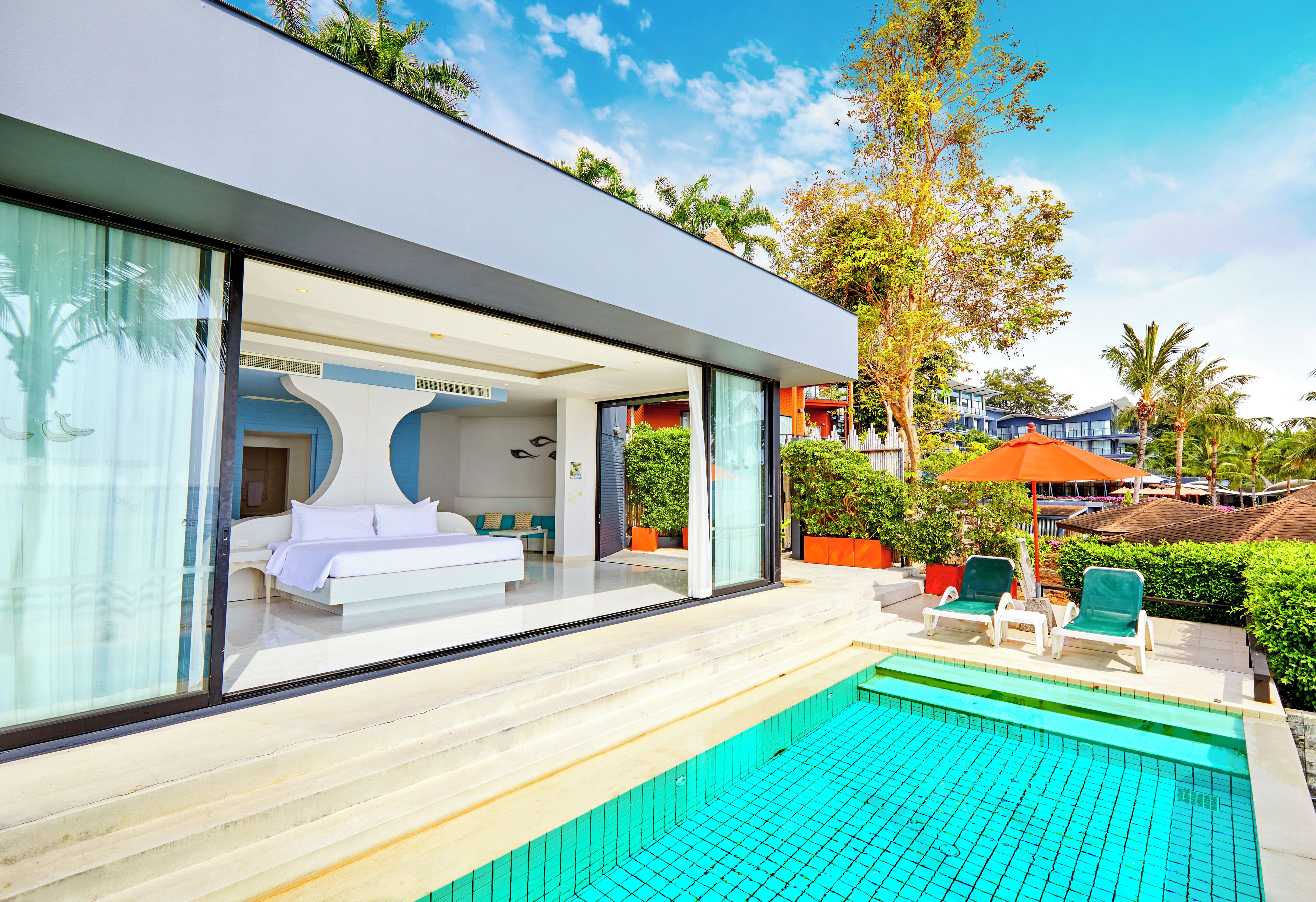 one bedroom villa | minibar, in-room safe, desk, blackout curtains