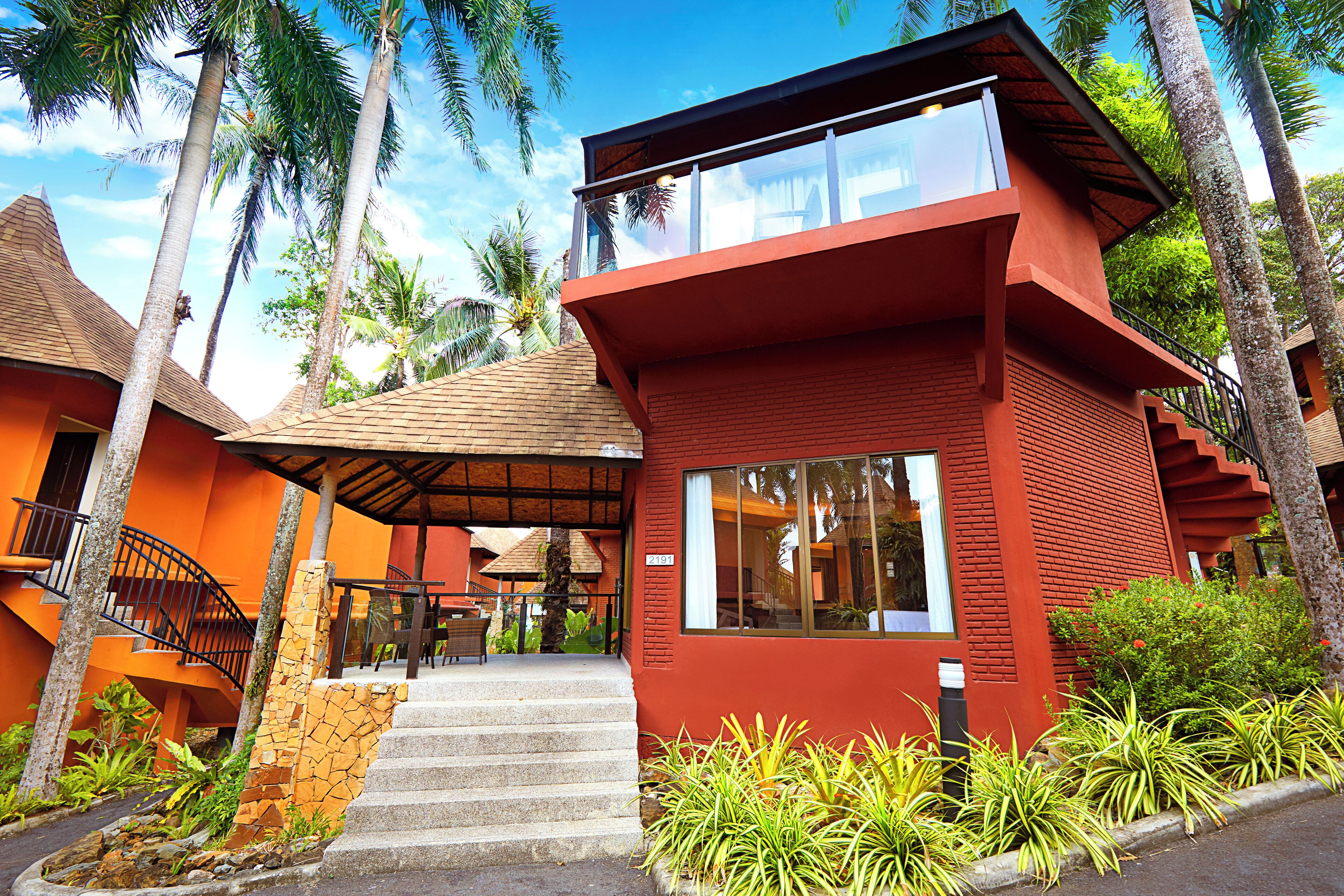 villa garden | minibar, in-room safe, desk, blackout curtains