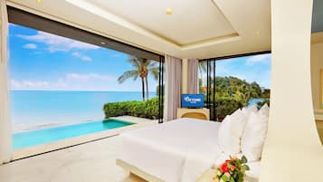 One Bedroom villa | Minibar, in-room safe, desk, blackout curtains