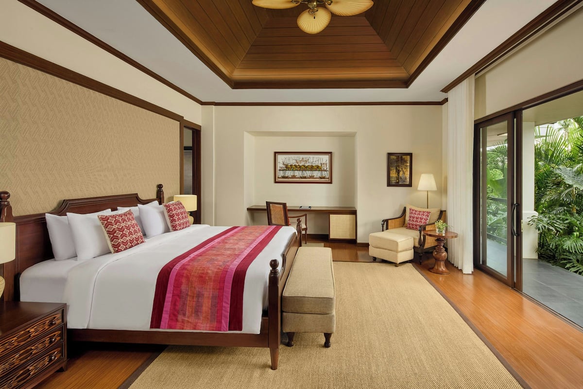 Royal Villa, 1 King Bed | Minibar, in-room safe, desk, free WiFi