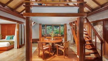 Villa familiar (Anahaw Family Villa) | Minibar, caja de seguridad en la habitación, escritorio y wifi gratis