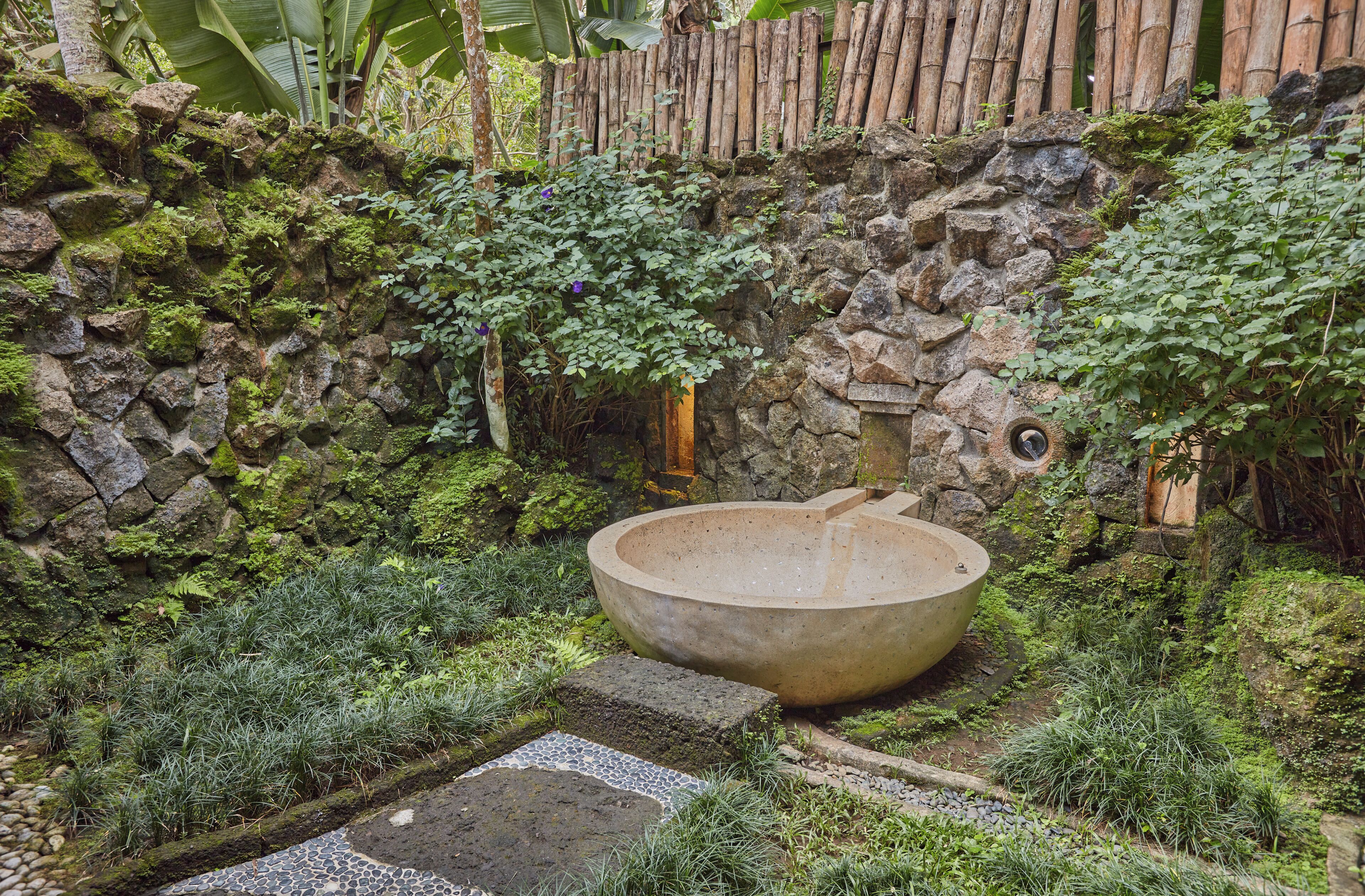 Private spa tub