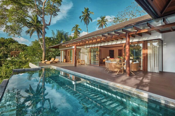 Chambre, plusieurs lits | Piscine