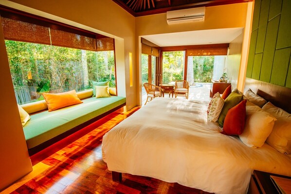 Vila (Palmera Glass Villa) | Cofres nos quartos, escrivaninha, Wi-Fi de cortesia, roupa de cama