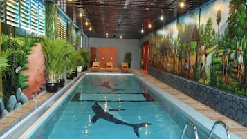 Indoor pool, pool loungers