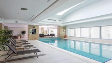 Indoor pool, free cabanas, sun loungers