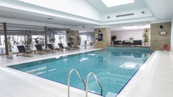 Innenpool, Cabañas (kostenlos), Liegestühle