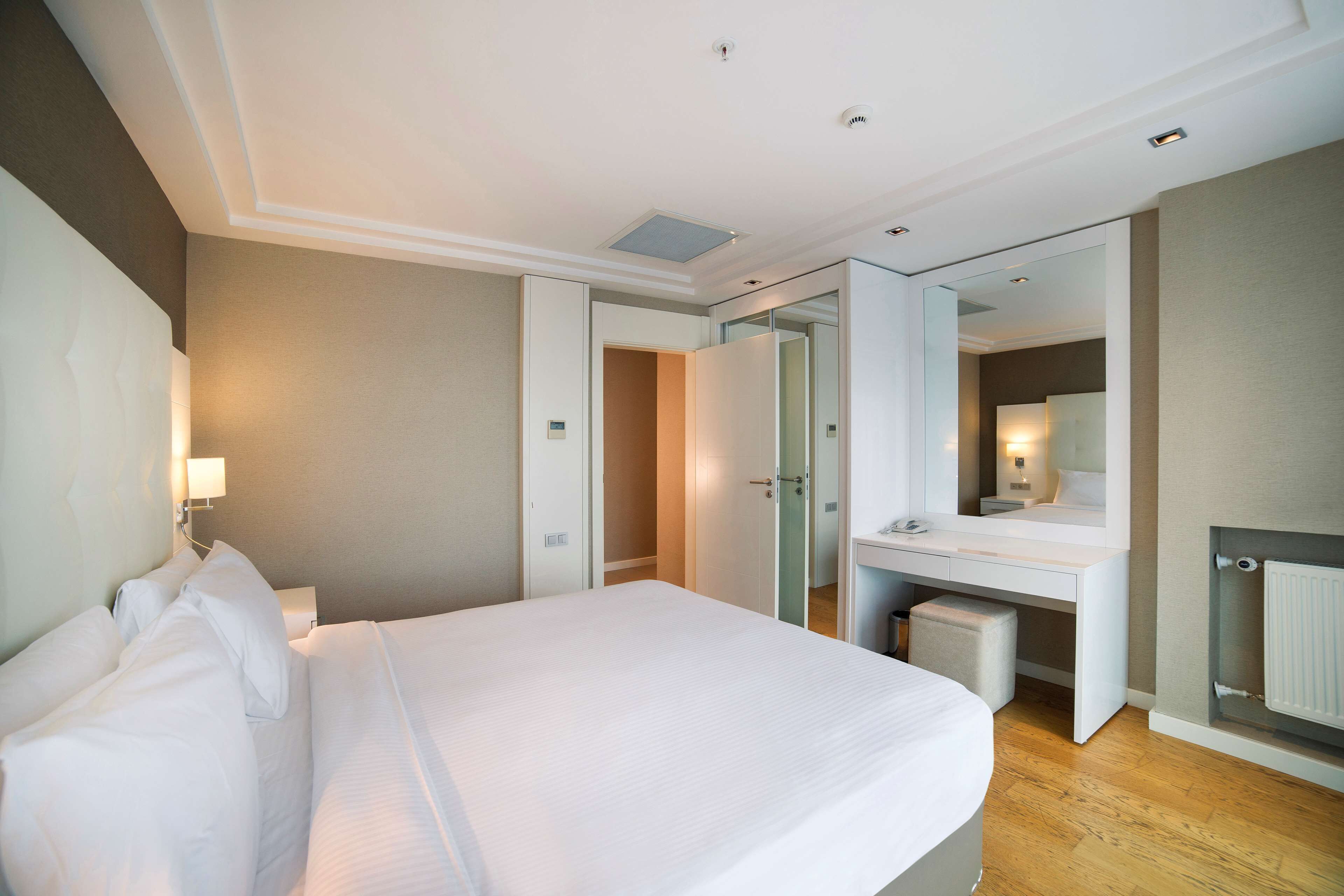 Premium bedding, Select Comfort beds, in-room safe, desk