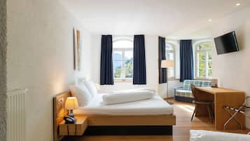 1 habitación, ropa de cama hipoalergénica y muebles diferentes