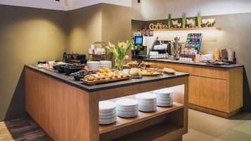 Lunch, dinner served; Italian cuisine, garden views