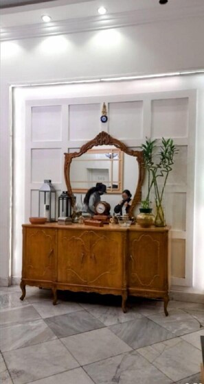 Reception - Paris Hotel (Cairo)