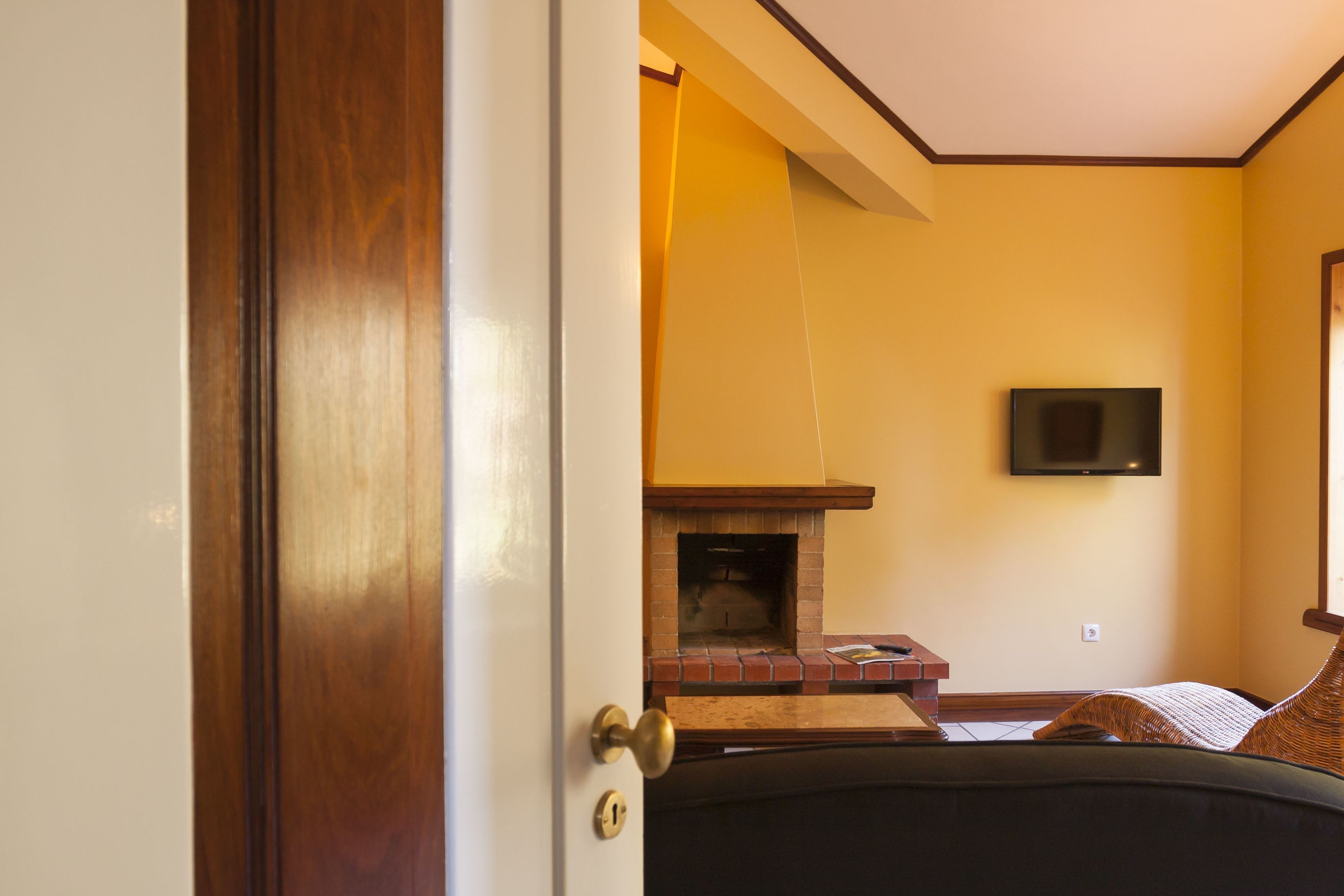 24-inch lcd tv with cable channels, tv