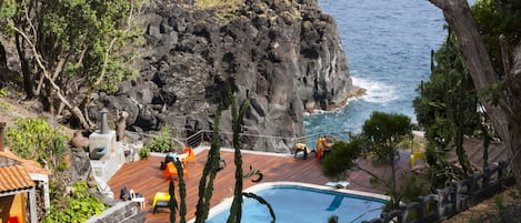 Outdoor pool, pool loungers