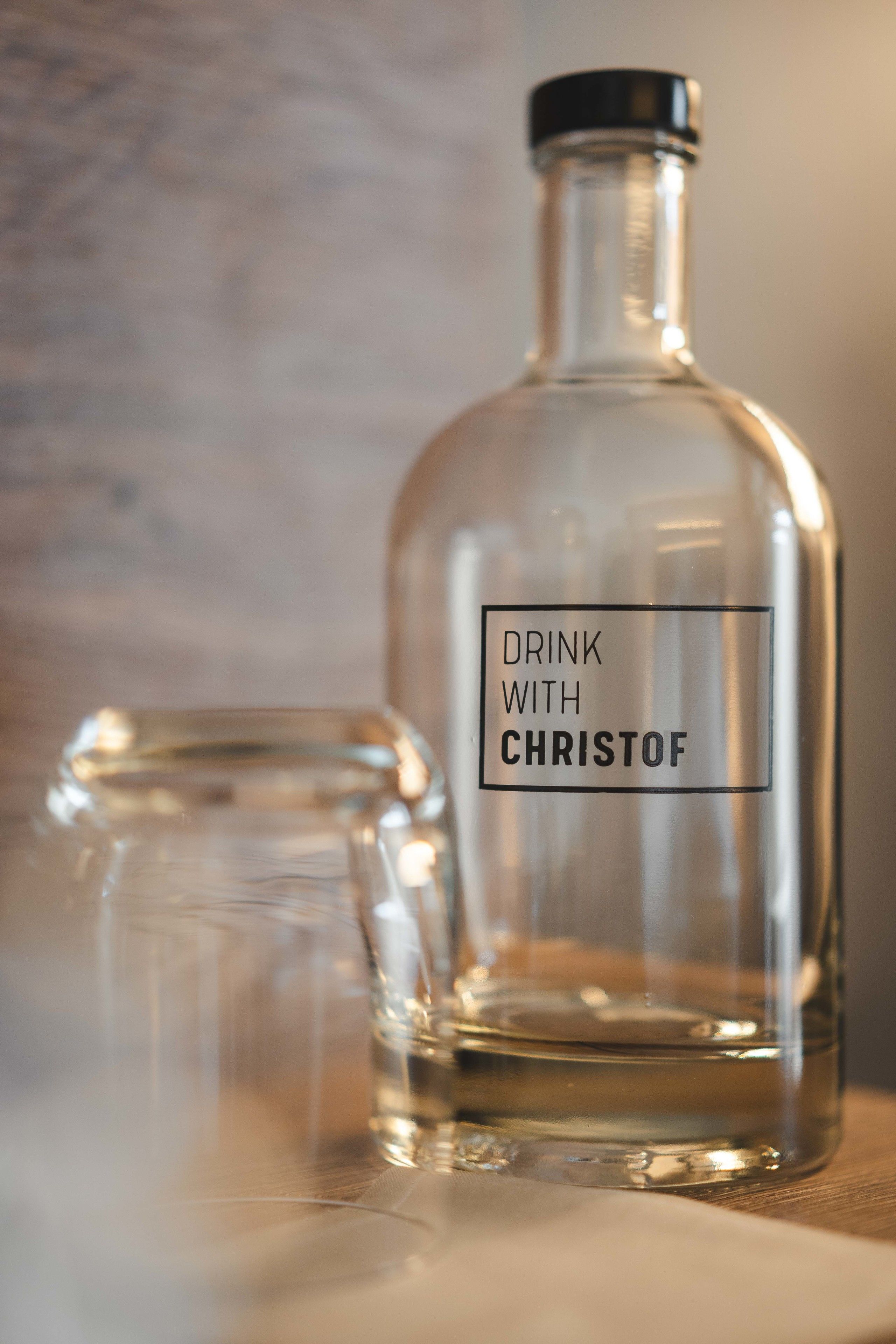 deluxe suite, 1 king bed | frette italian sheets, down duvets, pillow-top beds, in-room safe