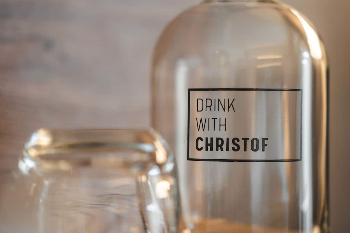 deluxe suite, 1 king bed | frette italian sheets, down duvets, pillow-top beds, in-room safe